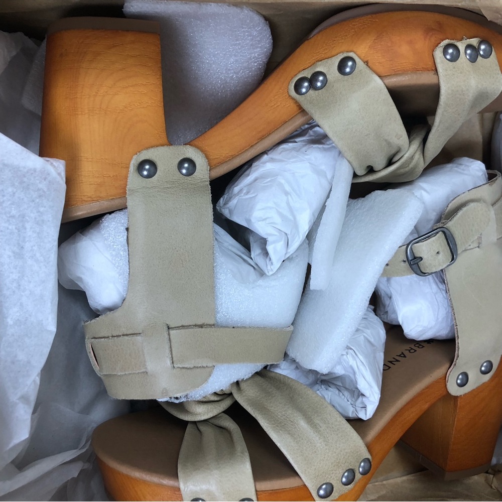 LUCKY Brand Whitneigh Heels Platform Wood Block Sandal - Picture 6 of 13